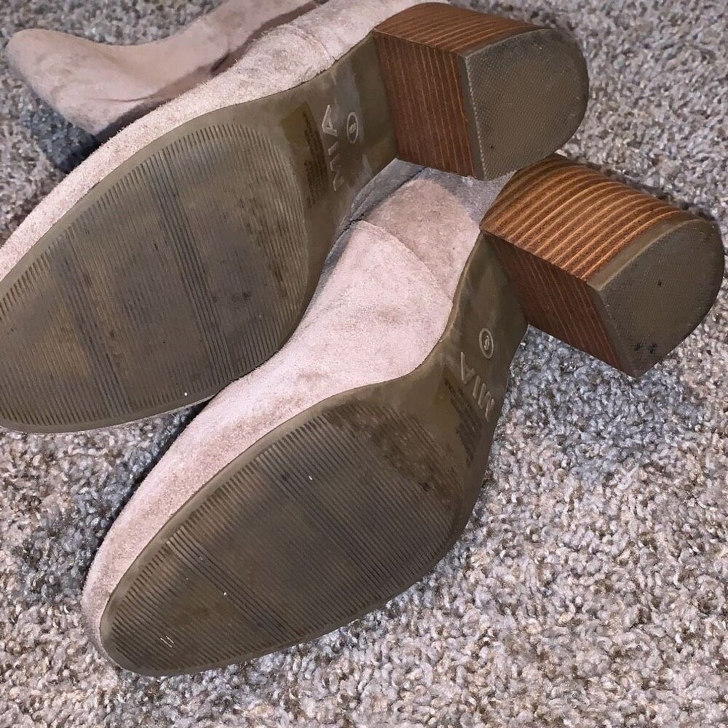 Women’s MIA tan suede booties boots size 6