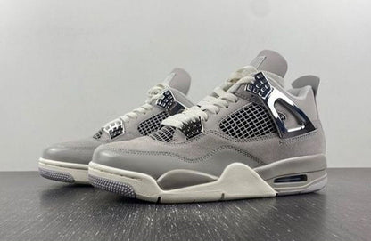 Air Jordan 4 WMNS Frozen Moments AQ9129-001 Size 8.5