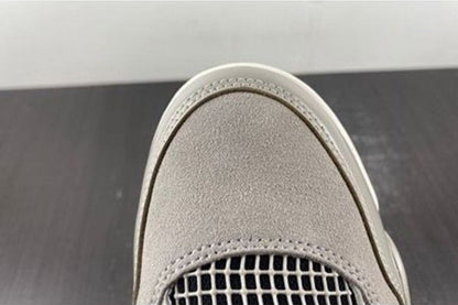 Air Jordan 4 WMNS Frozen Moments AQ9129-001 Size 8.5